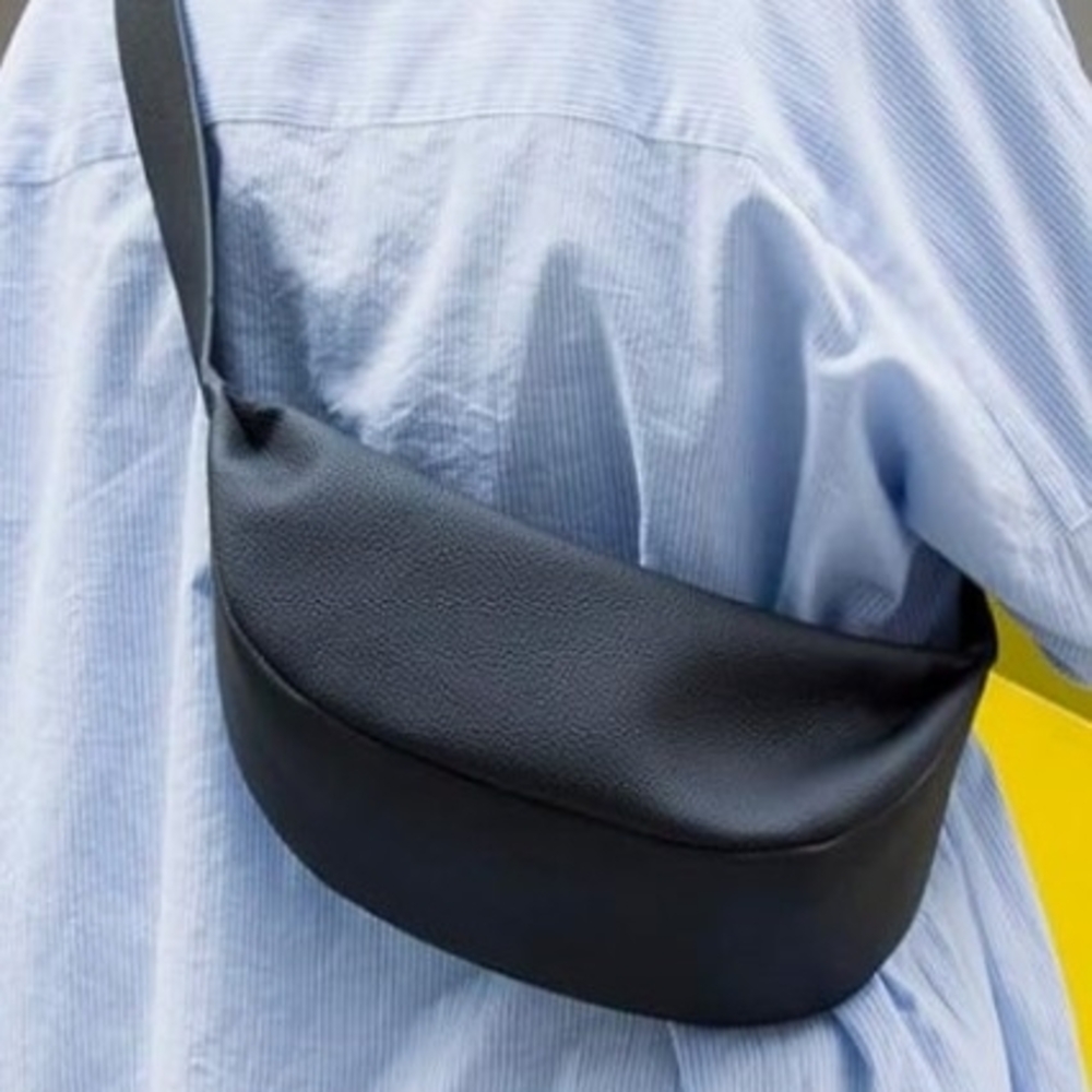 Elegant Leather Black Sling Bag - Picture 2 of 9